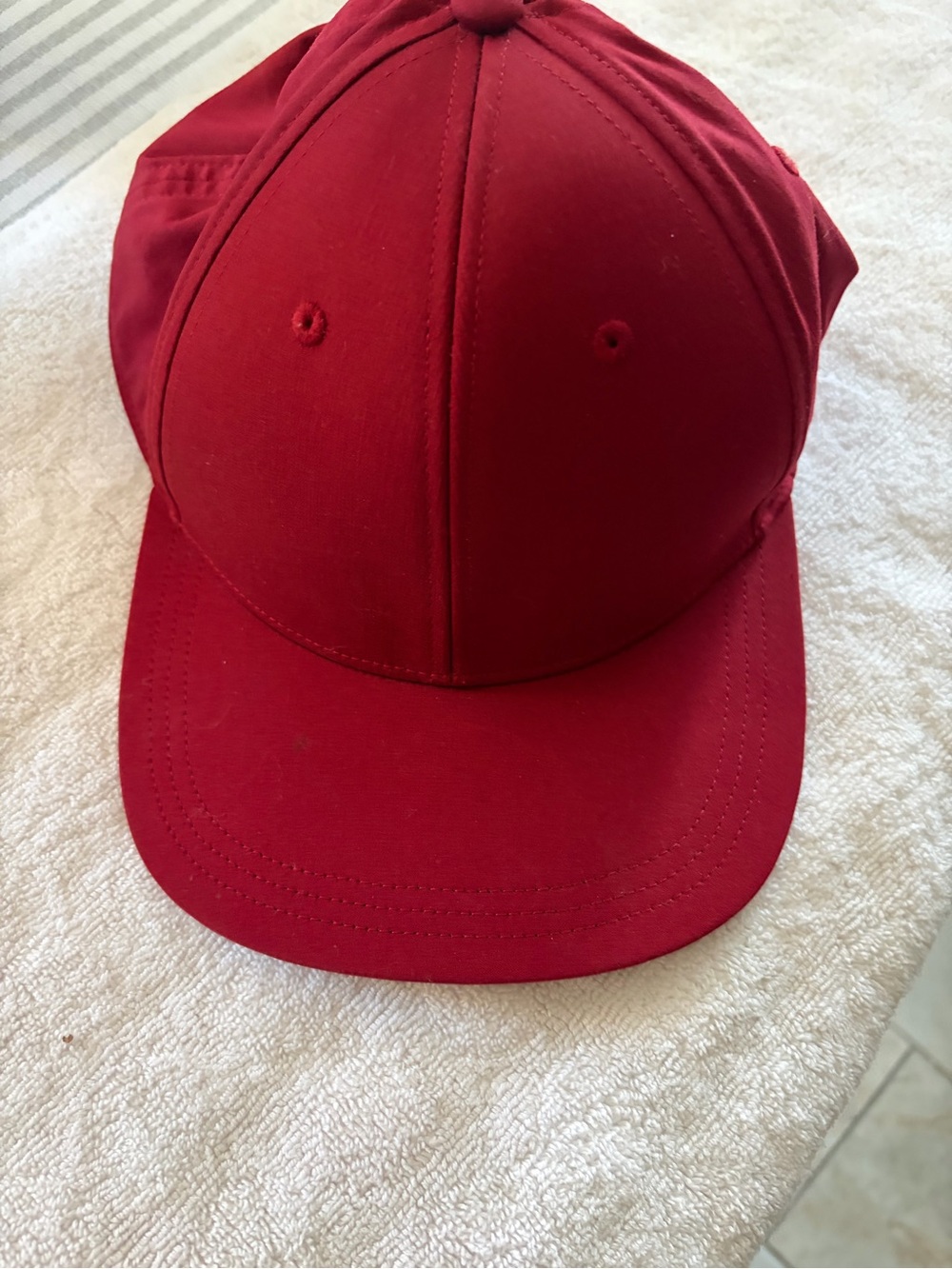 lululemon athletica Hot Red Adjustable Sport Visor - Picture 2 of 4